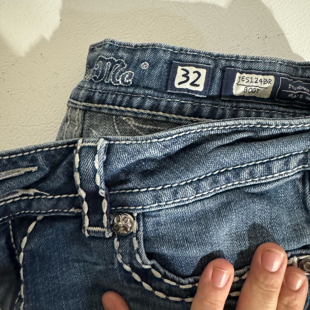 Women’s miss me jeans.
